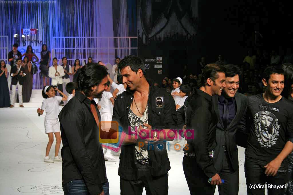 Aamir Khan, Saif Ali Khan, Akshay Kumar, Sanjay Dutt, Salman Khan, Katrina Kaif at Being Human Show in HDIL Day 2 on 13th Oct 2009 