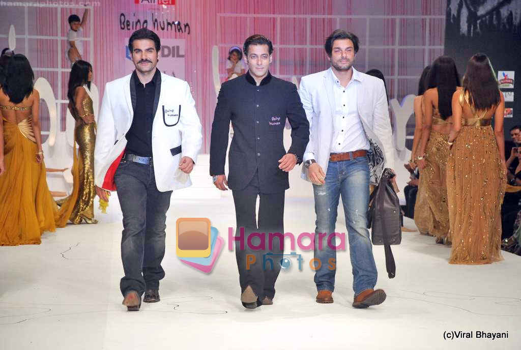 Arbaaz Khan, Salman Khan, Sohail Khan at Being Human Show in HDIL Day 2 on 13th Oct 2009 