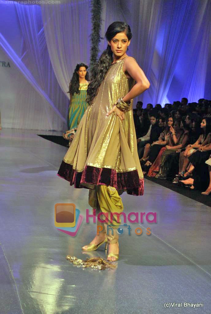 at Manish malhotra Show on day 3 of HDIL on 14th Oct 2009 