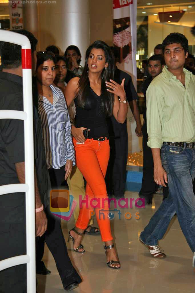 Mugdha Godse promote All the Best film with Provogue in R Mall on 14th Oct 2009 