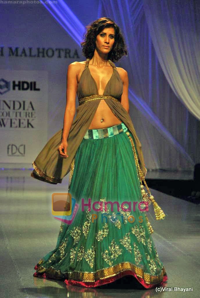 at Manish malhotra Show on day 3 of HDIL on 14th Oct 2009 
