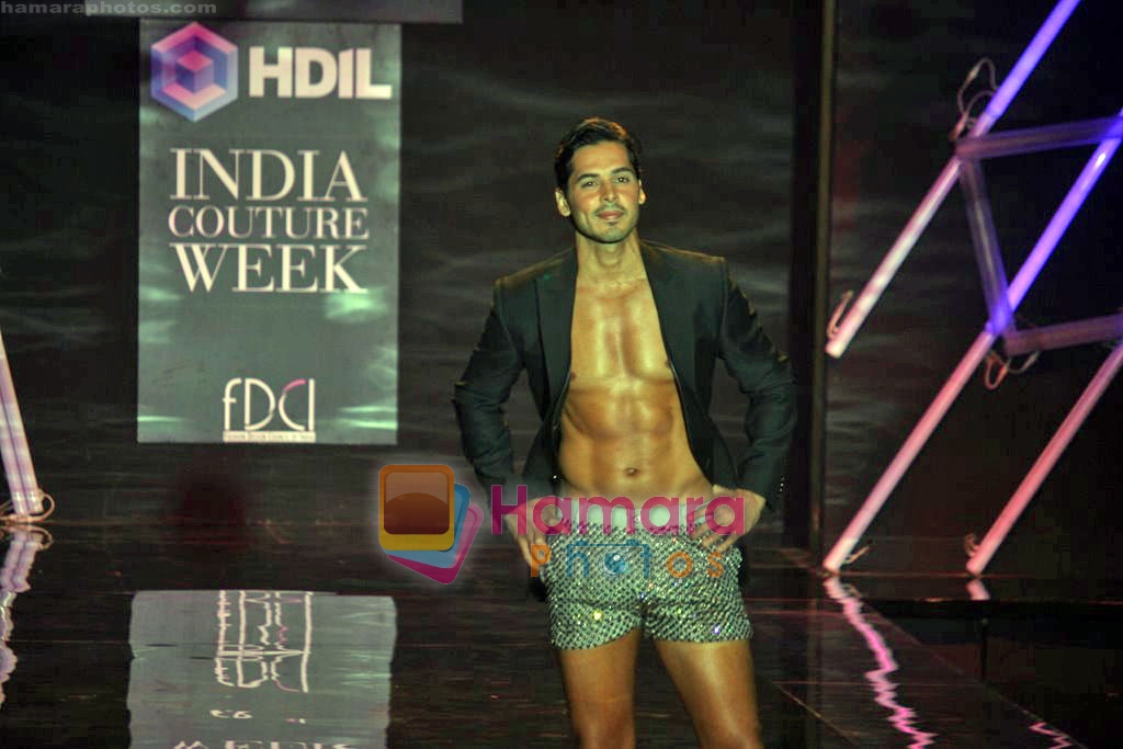 Dino Morea walk the ramp for  Karan Johar Show in HDIL Couture Week, Mumbai on 16th Oct 2009 