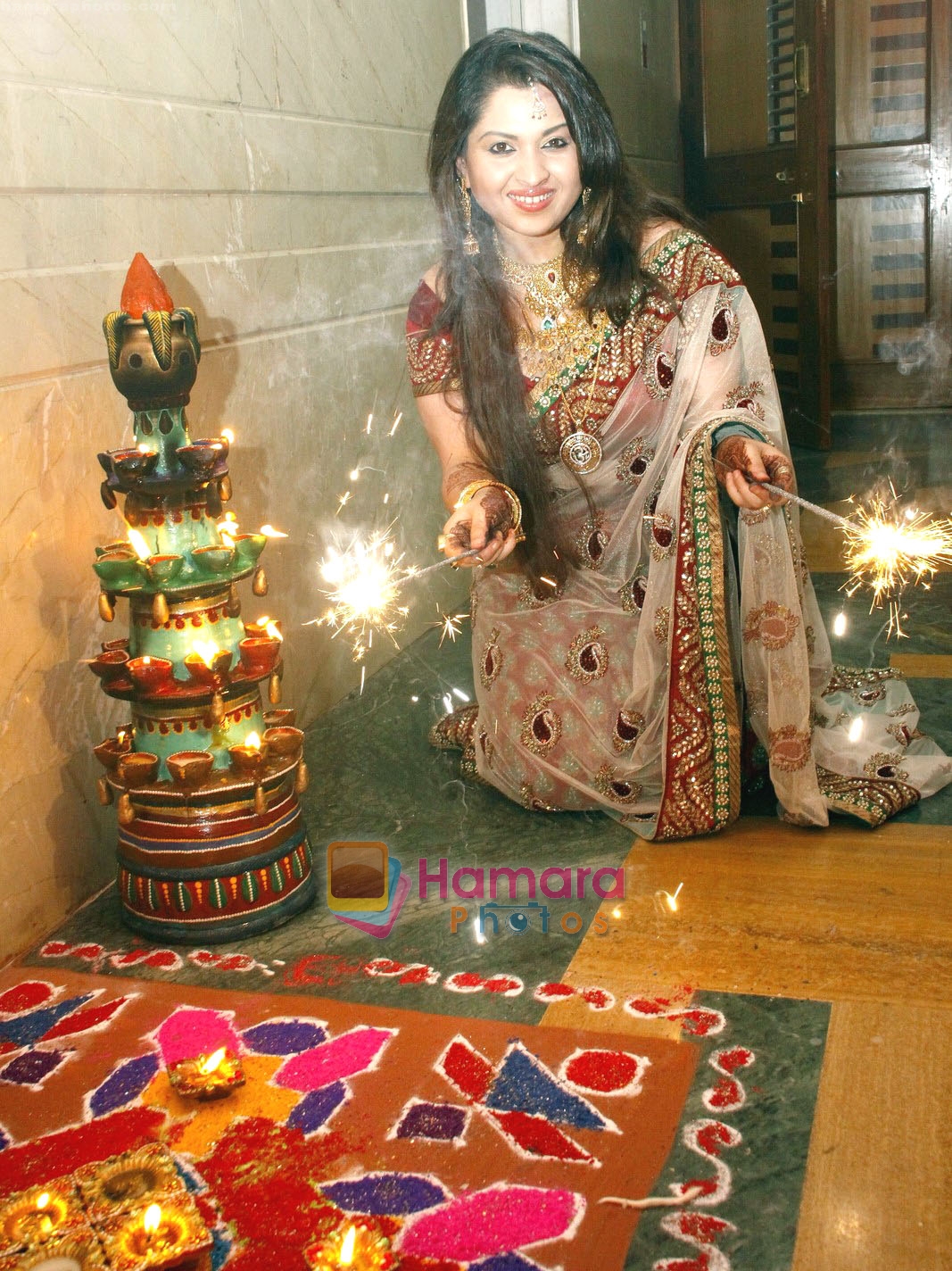 Misti Mukherjee celebrated diwali with her family 