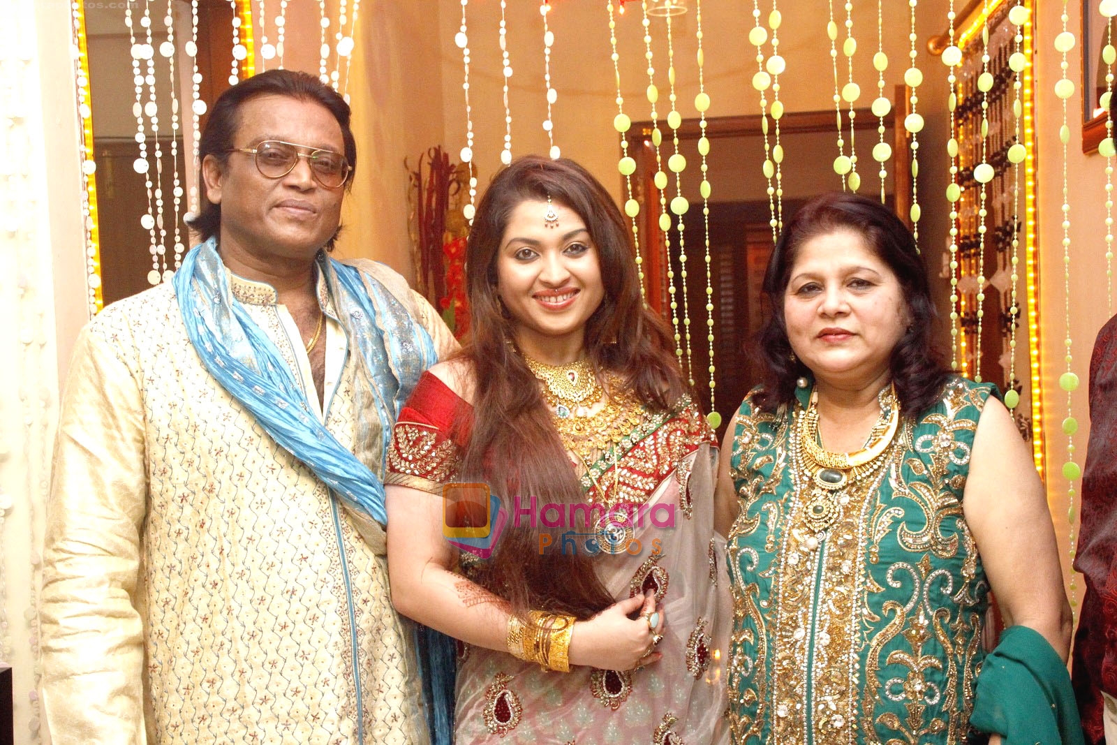 Misti Mukherjee celebrated diwali with her family