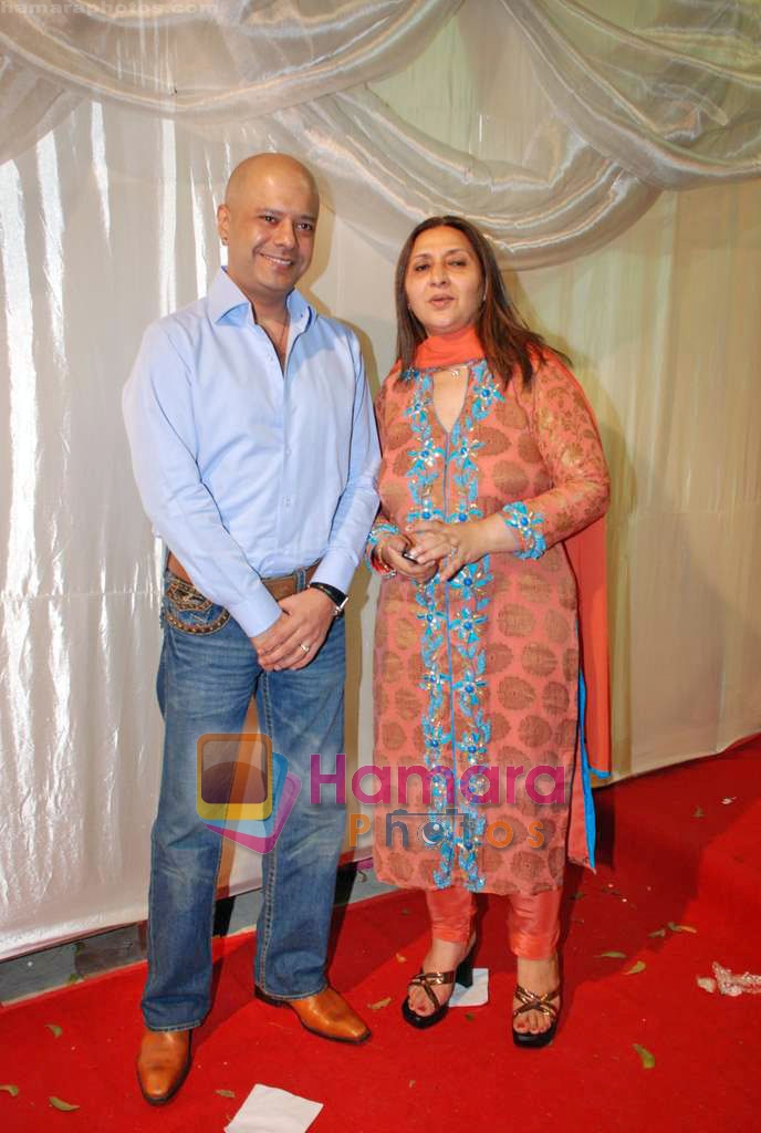 Naved Jaffery at the  Showcase of Asif Merchant and Sajeeda Virji's bridal collection in Bandra on 23rd Oct 2009 