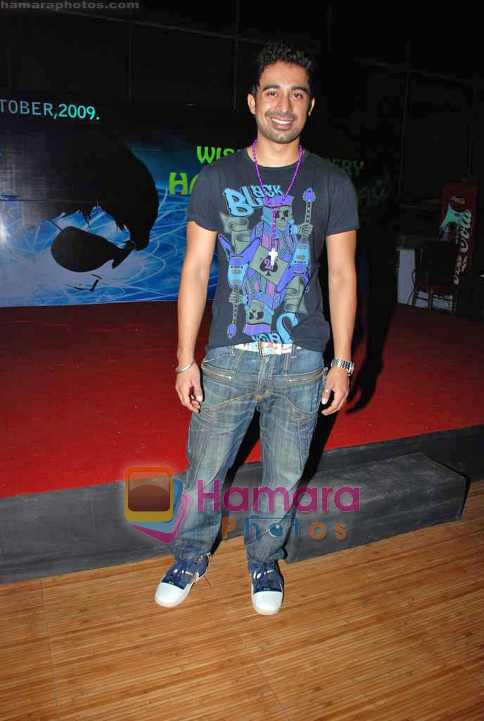 Ranvijay Singh at Abrar Pansari's bash for son Maddy in Mumbai on 24th Oct 2009 