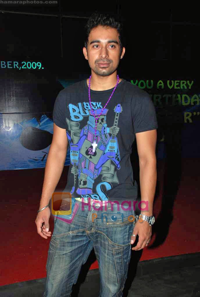 Ranvijay Singh at Abrar Pansari's bash for son Maddy in Mumbai on 24th Oct 2009 ~0