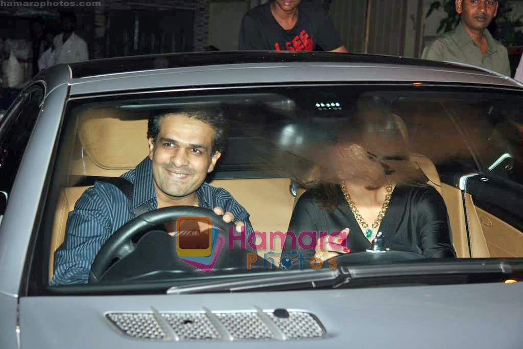 at Hrithik's mom Pinky Roshan's bash in Juhu Residence on 25th Oct 2009 