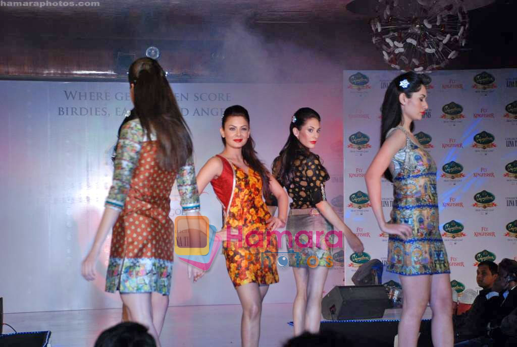 at Lina Tipnis Signature fashion show in Novotel Hotel on 26th Oct 2009