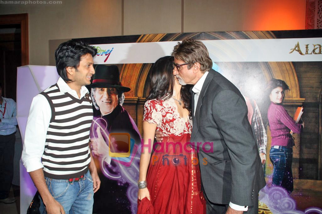 Amitabh Bachchan, Ritesh Deshmukh, Jacqueline Fernandez met the Aladin-Godrej Contest winners at a gala event held in mumbai on 28th Oct 2009 