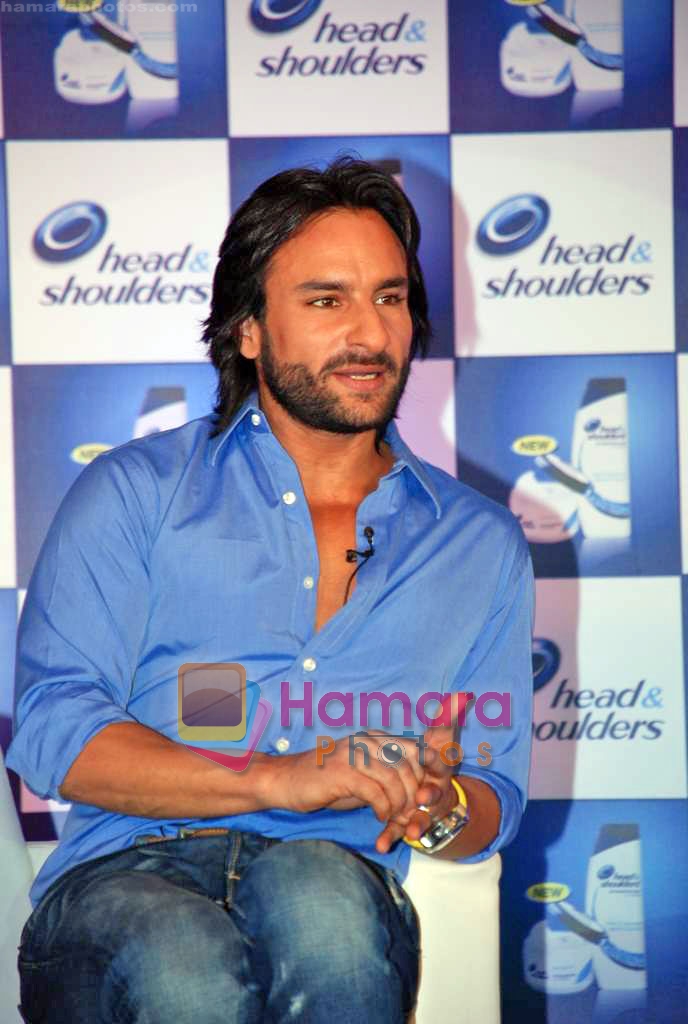 Saif Ali Khan at the launch of New Head N Shoulders Scalp Massage Cream in Mumbai on 29th Oct 2009 
