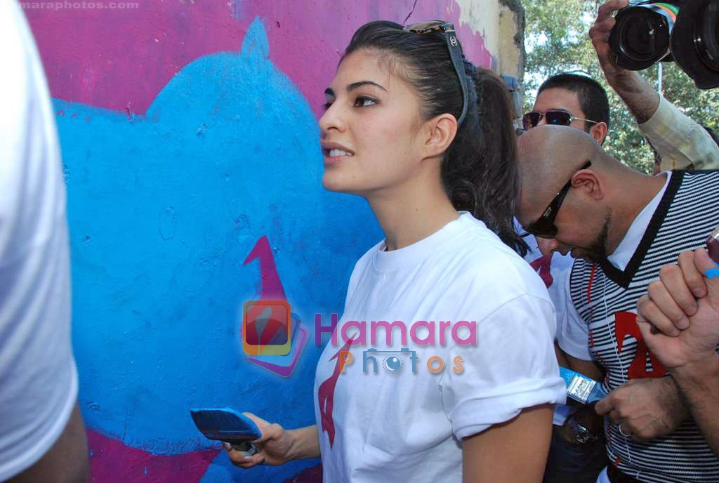 Jacqueline Fernandes paint the Aladin Wall in Opp Phoenix Mills on 29th Oct 2009 