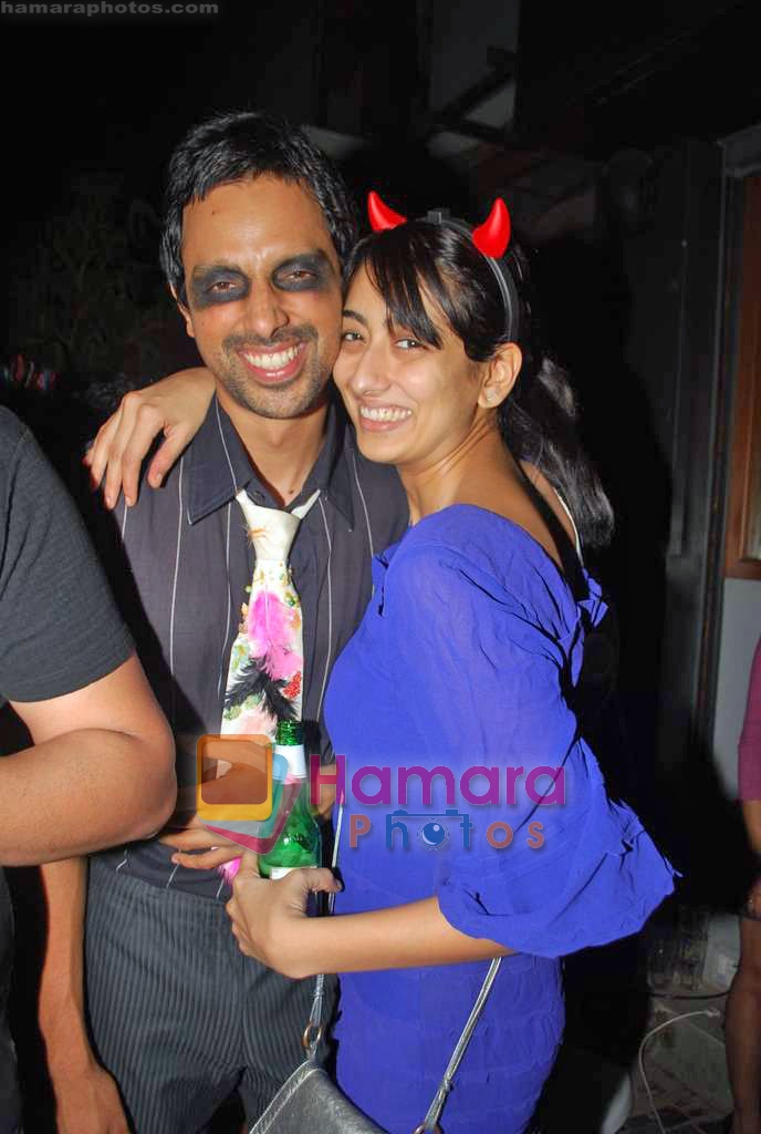  at Nisha Harale's Haloween bash in Elbow Room on 31st Oct 2009 
