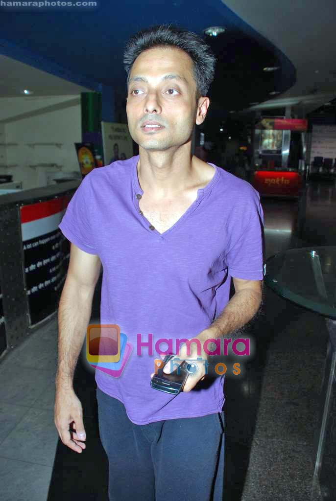 Sujoy Ghosh at Fame Adlabs for Pink Ribbon kids show from NGO in Fame, Andheri on 4th Nov 2009 