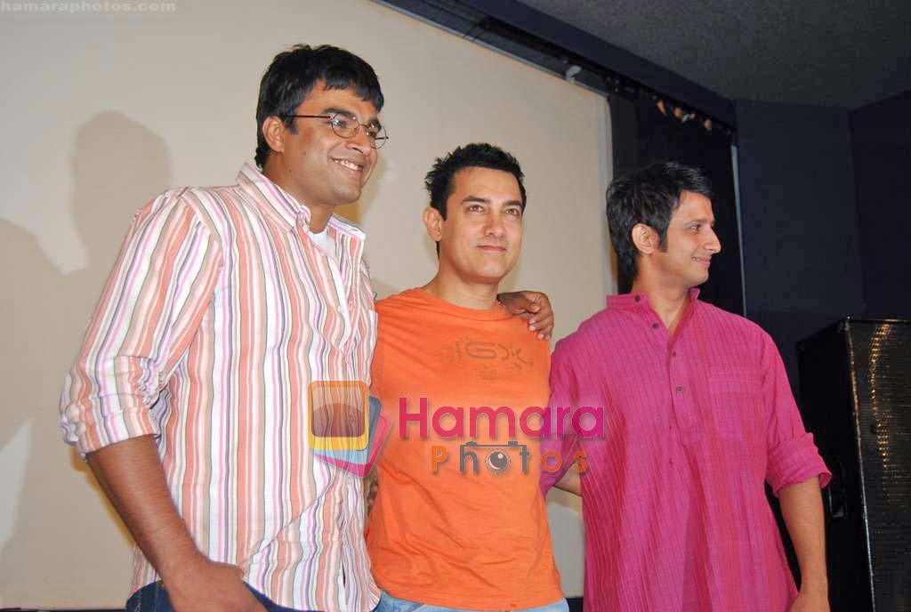 Aamir Khan, Sharman Joshi, Madhavan at 3 Idiots first song introduced to media in Intercontinental on 5th Nov 2009 