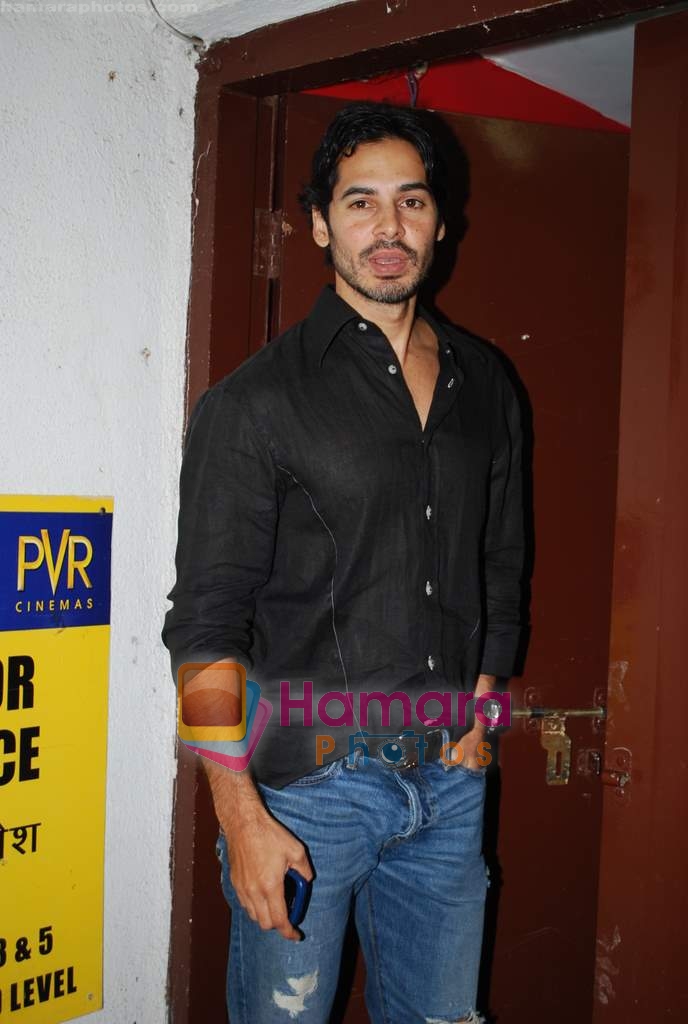 Dino Morea at the special screening of film Aao Wish Karein in PVR Juhu on 11th Nov 2009 