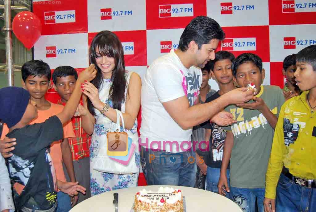 Aamna Shariff, Aftab Shivdasani promote Aao Wish Karein on BigFM in Andheri, Mumbai on 12th Nov 2009 