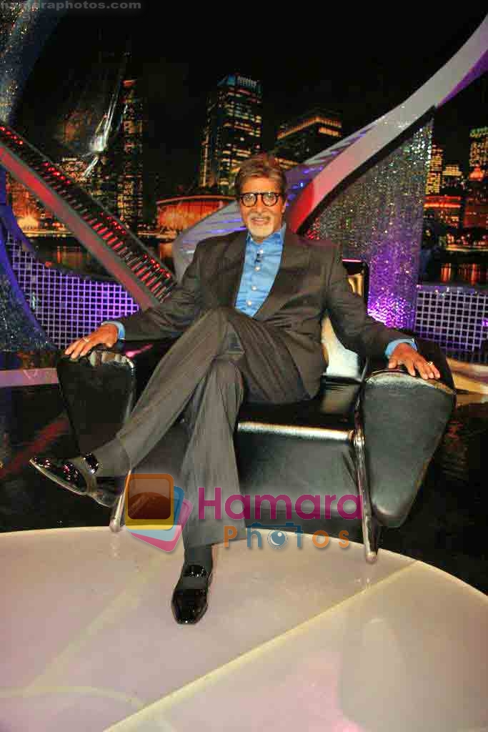 Amitabh Bachchan on the sets of Big Boss 3 in Lonavala on 13th Nov 2009 