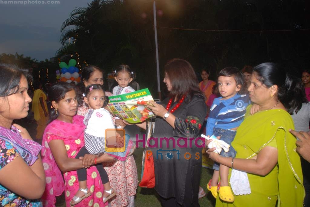 Farah Khan at Children's day celebrations in The Club on 14th Nov 2009 