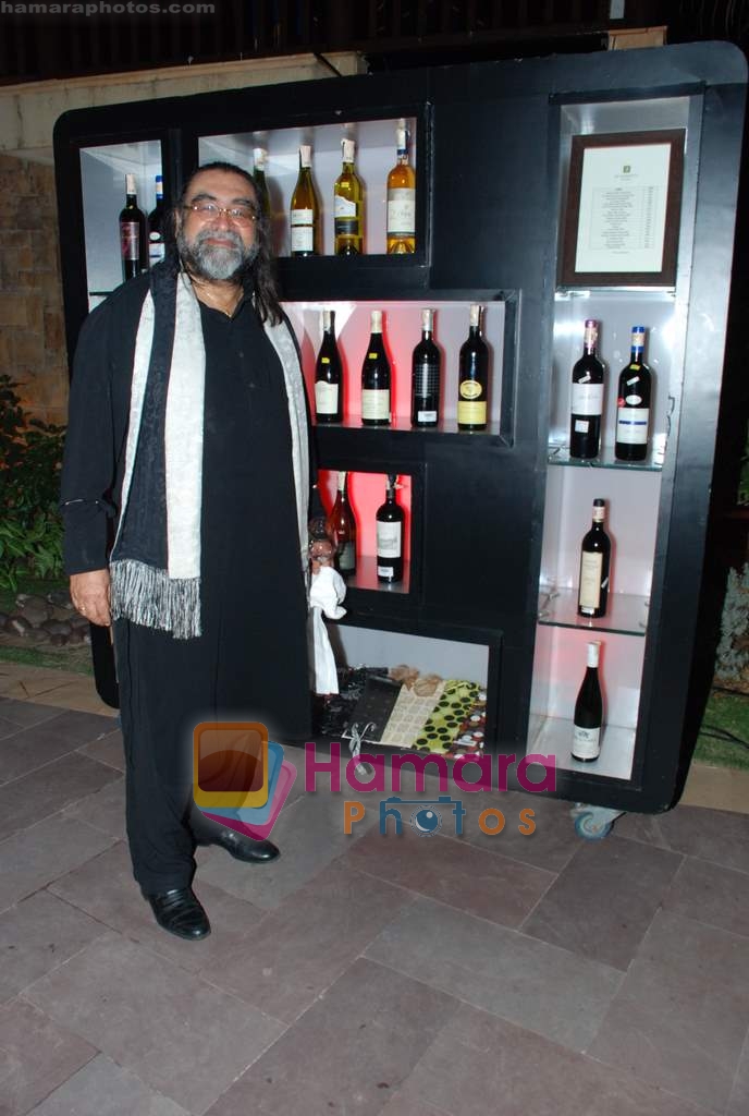 at wine bash hosted by Prahlad Kakkar in J W Marriott on 7th Nov 2009 