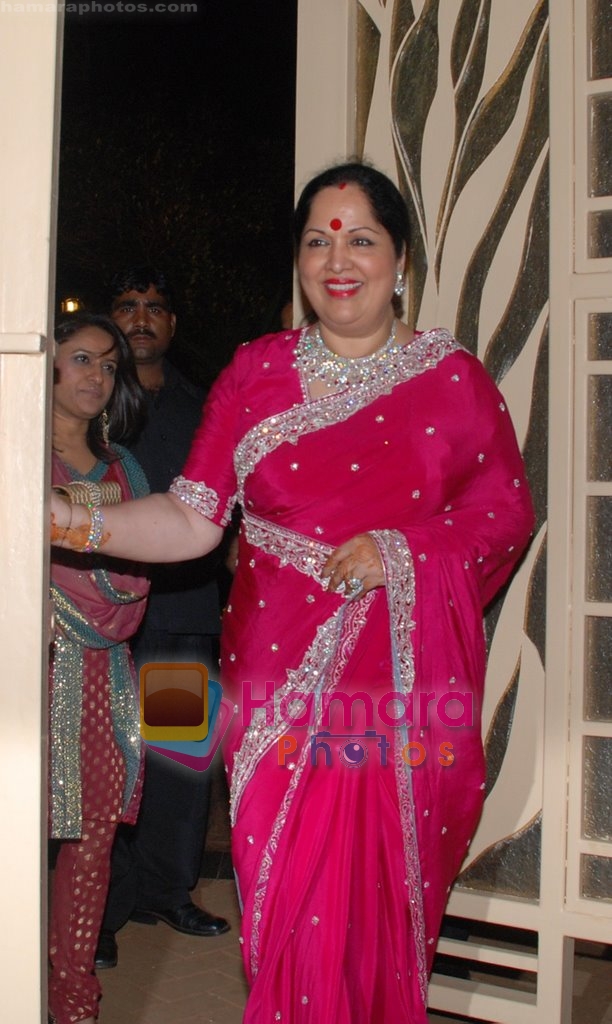 Sunanda Shetty at shilpa Shetty's Sangeet and Mehndi Ceremony in Bawa villa, Khandala, Mumbai on 21st Nov 2009 