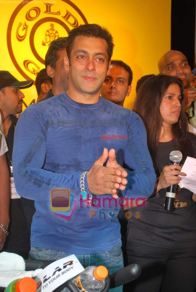 Salman Khan at Gold's Gym -Mega Spinnathon 2009 in Banstand, Bandra on 1st Dec 2009 
