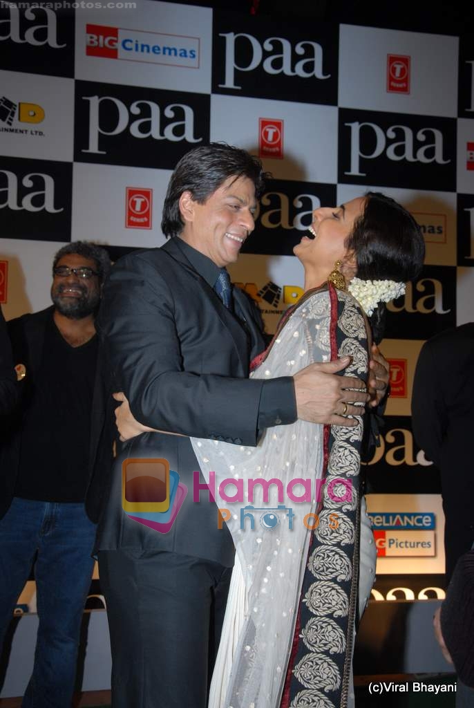 Shahrukh Khan, Vidya Balan at Paa premiere in Mumbai on 3rd Dec 2009 
