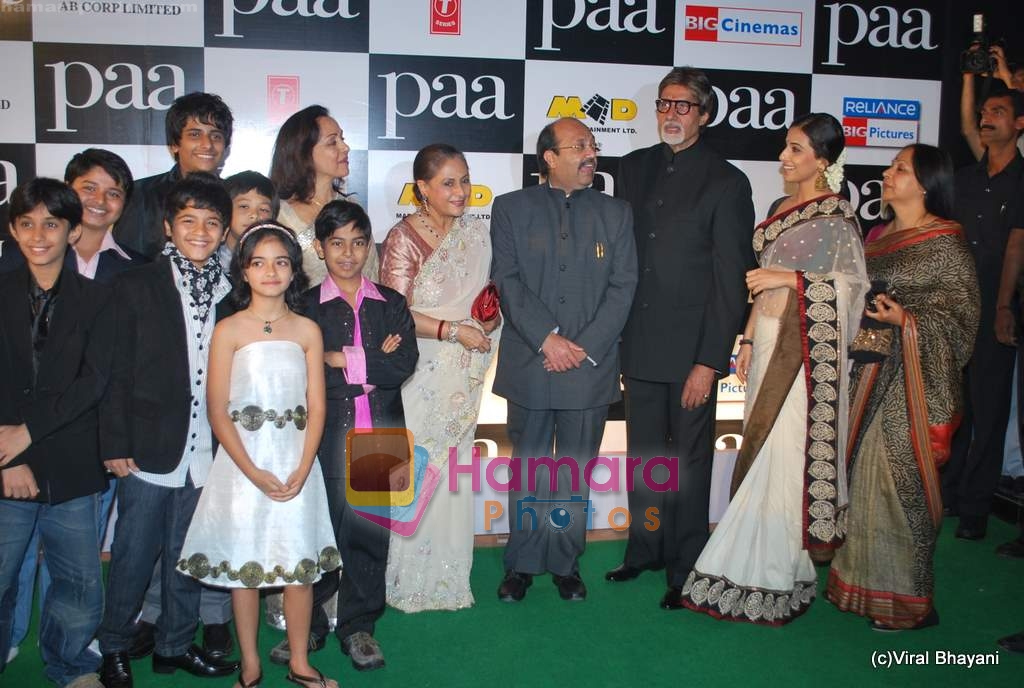 Amitabh Bachchan, Jaya, Amar Singh, Vidya Balan, Hema Malini at Paa premiere in Mumbai on 3rd Dec 2009 