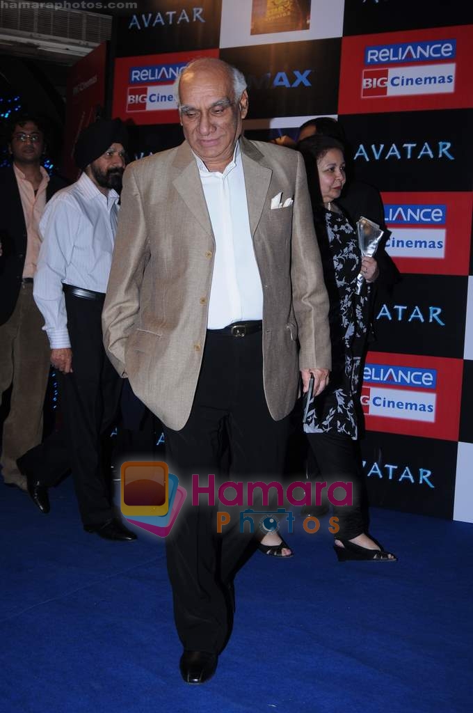 Yash Chopra at Avatar premiere in INOX on 15th Dec 2009 