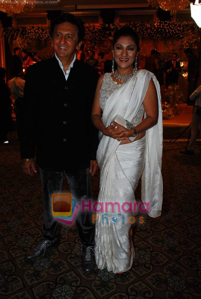 Aarti Surendranath at tycoon Manoj Jayaswal's daughter wedding Swati with Lalit Tayal in Taj on 19th Dec 2009 