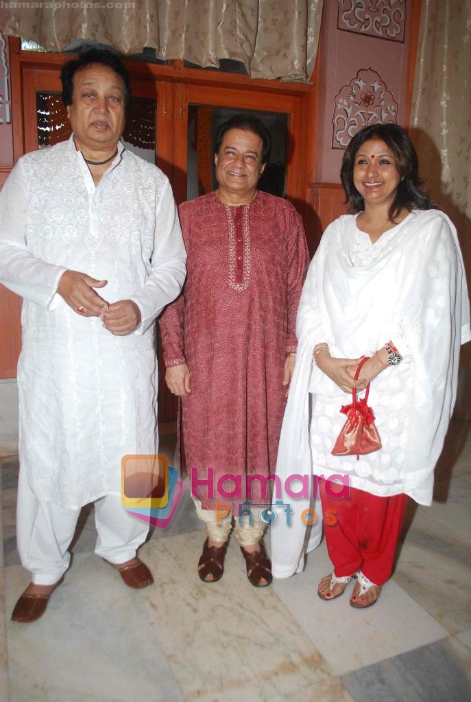 Anup Jalota with Bhupendra and Mitali Jalota at the Music Launch of Girdhar Ke Rang in Iskon on 21st Dec 2009