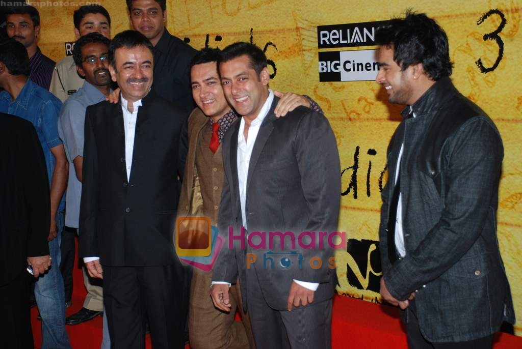Aamir Khan, Salman Khan, Rajkumar Hirani, Madhavan at 3 Idiots premiere in IMAX Wadala, Mumbai on 23rd Dec 2009 
