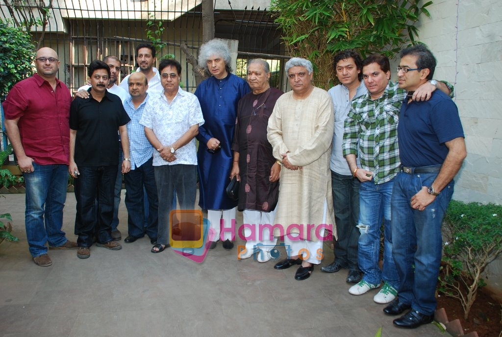 Vishal Dadlani, Sameer, Sulaiman Merchant, Jagjit Singh, Javed Akhtar, Aadesh Shrivastav, Lalit Pandit at Musicians thank Indian Govt for Royalties in Press Club on 29th Dec 2009 
