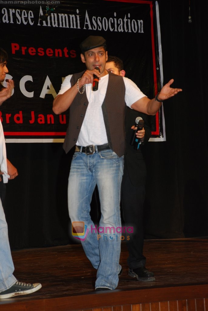 Salman Khan promotes Veer at college fest in Jamnabai, Mumbai on 4th Jan 2010 