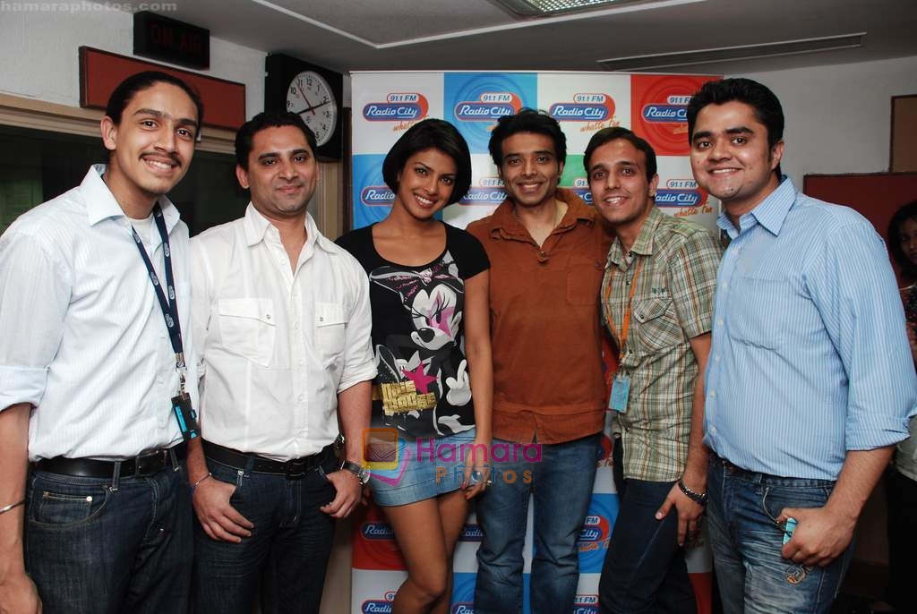 Priyanaka Chopra and Uday Chopra visits Radiocity studio to promote Pyaar Impossible in Bandra on 7th Jan 2010 