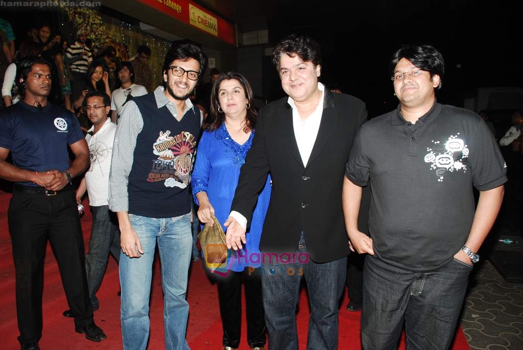Farah Khan, Sajid Khan, Ritesh Deshmukh at the Premiere of Dulha Mil Gaya in Cinemax,Mumbai on 7th Jan 2010 