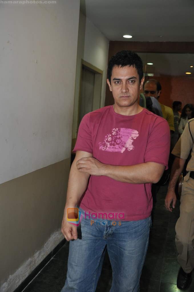 Aamir Khan at special screening of 3 Idiots in Fun Republic on 7th Jan 2009 