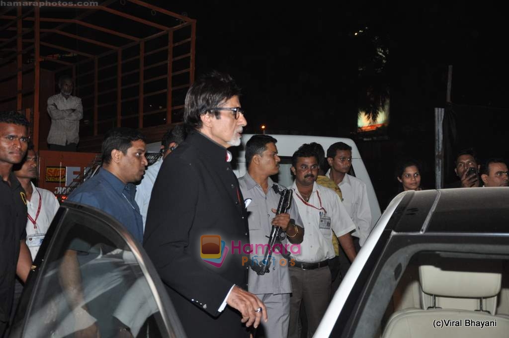 Amitabh Bachchan at the Red Carpet of Apsara Awards in Chitrakot Grounds on 8th Jan 2009 