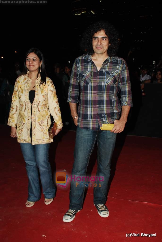 Imtiaz Ali at Star Screen Awards red carpet on 9th Jan 2010 