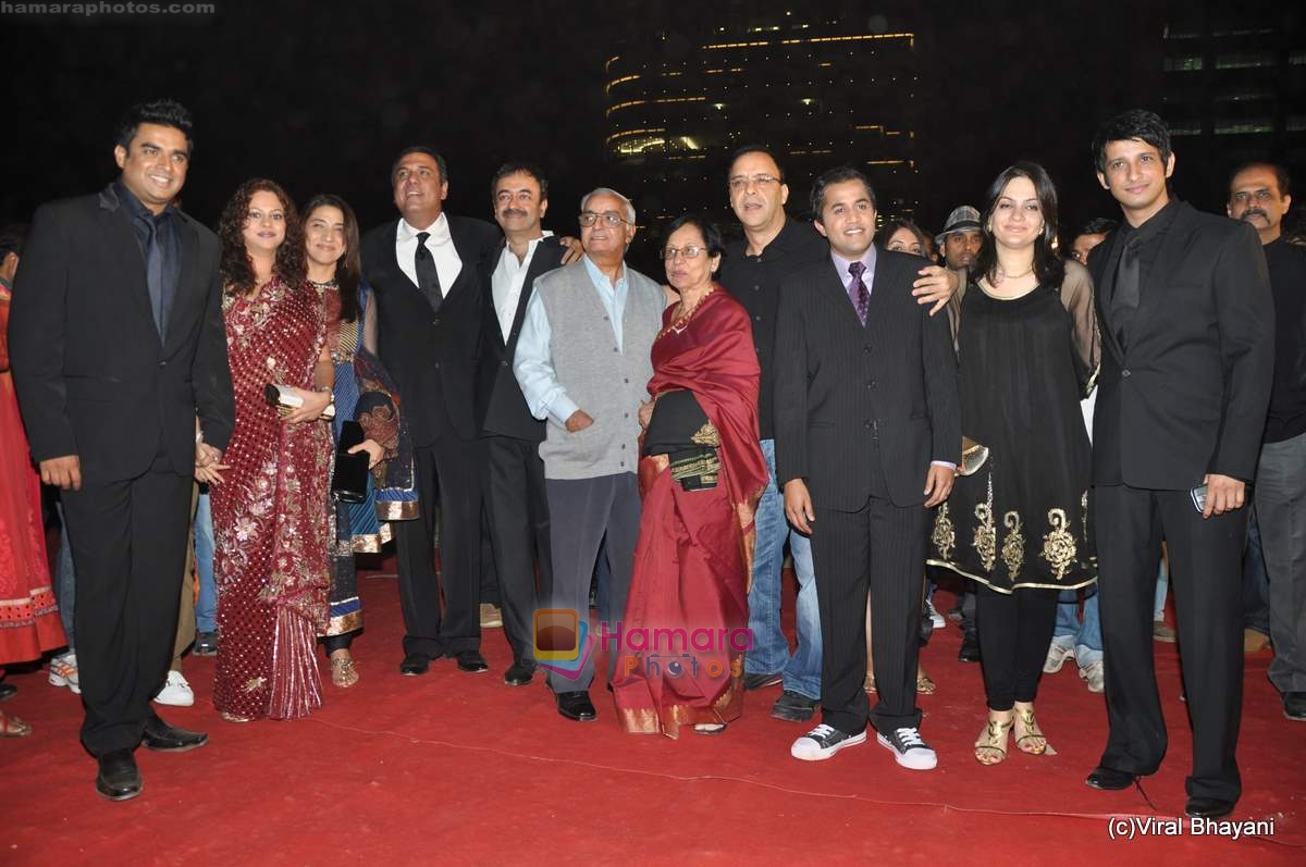Madhavan, Sharman Joshi at Star Screen Awards red carpet on 9th Jan 2010 