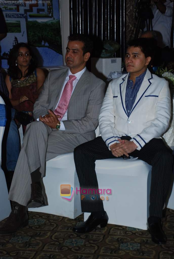 Ronit Roy at CPAA fashion show in Taj Hotel on 9th Jan 2010 