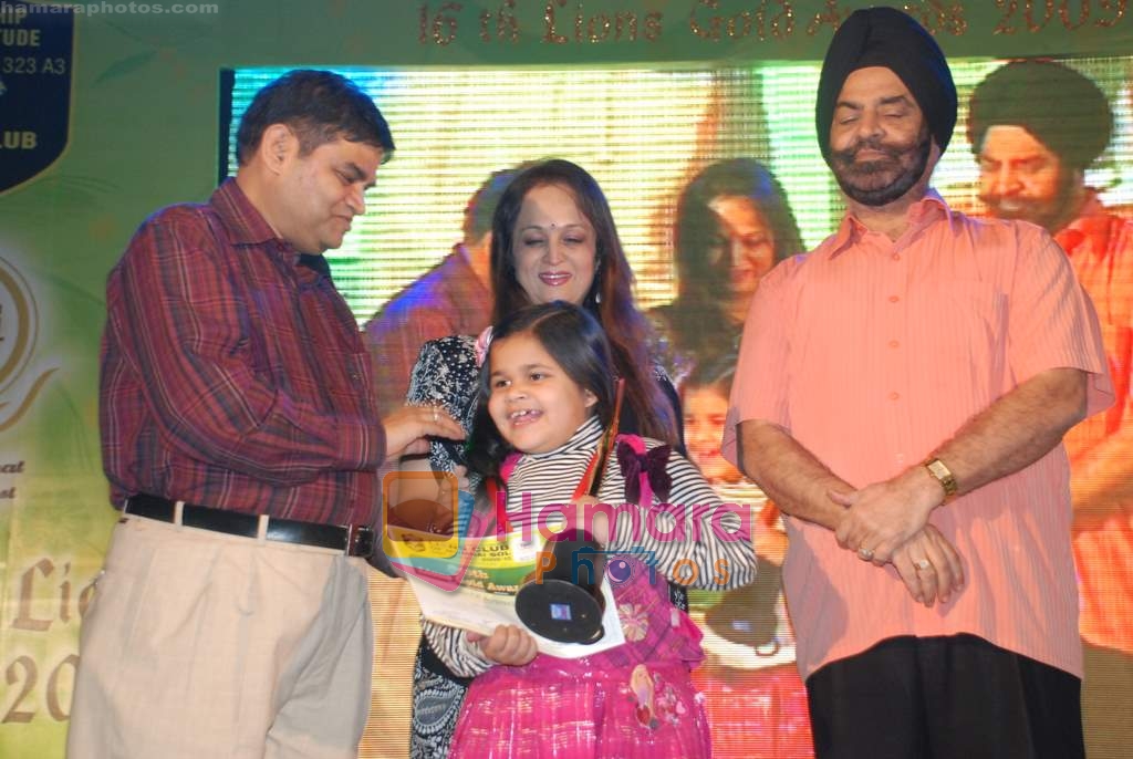Saloni at Lions Gold Awards in Bhaidas Hall on 14th Jan 2010 