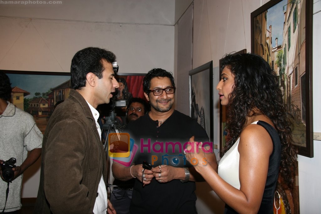 Aryan Vaid, Sandhya Shetty at Art Exhibition in Mumbai on 18th Jan 2010 