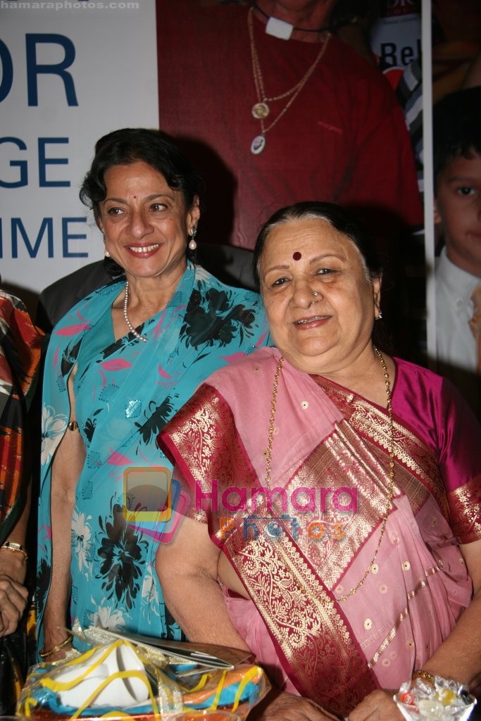 Sudha Shivpuri, Tanuja at Dignity Donor event in Taj, Colaba, Mumbai on 18th Jan 2010 