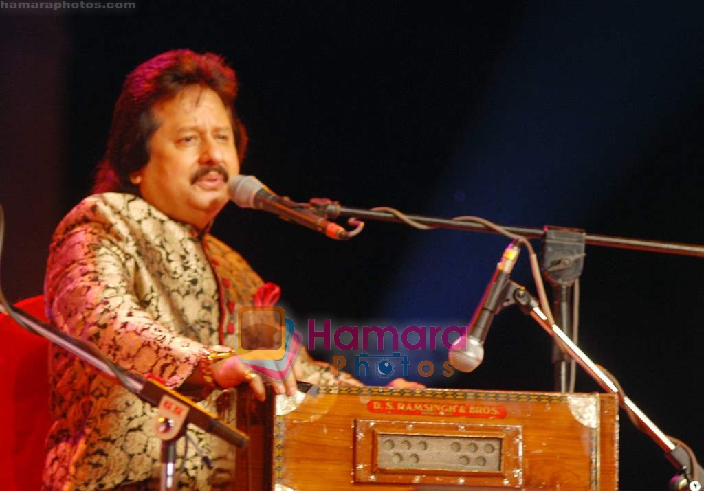 Pankaj Udhas at Pankaj Udhas live at Saptarang in Gateway of India on 25th Jan 2010 