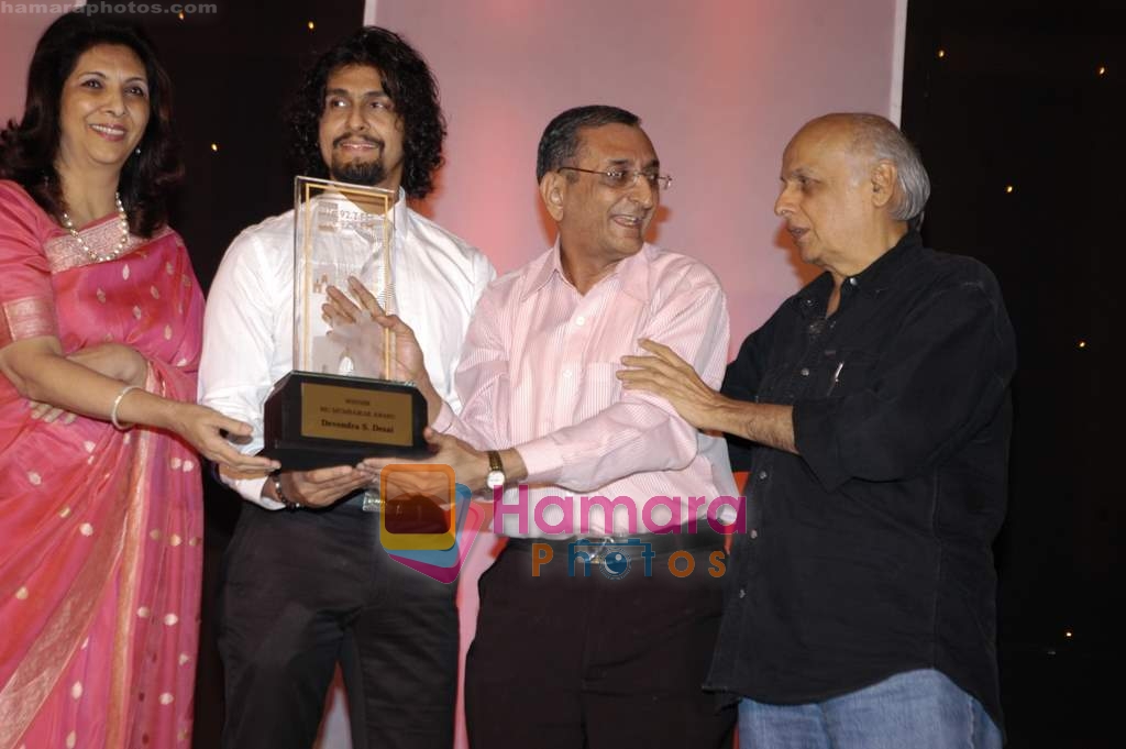 Sonu Nigam at Big Mumbaikar Awards in Andheri on 4th Feb 2010 