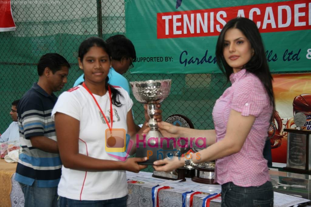 Zarine Khan at Tennis Academy event in Xaviers on 7th Feb 2010 