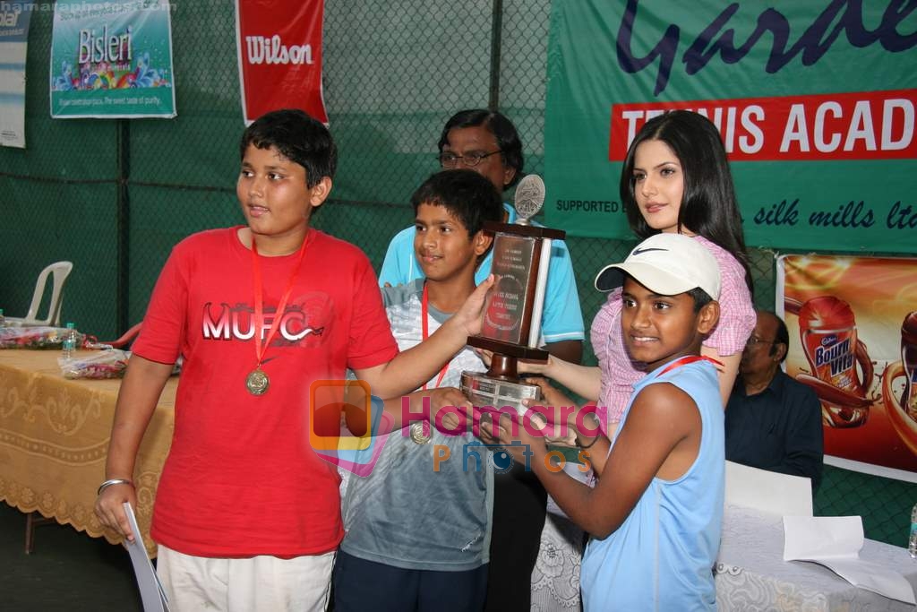 Zarine Khan at Tennis Academy event in Xaviers on 7th Feb 2010 