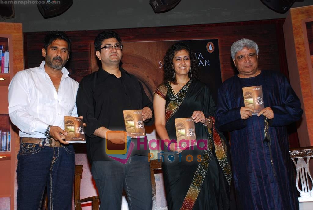 Sunil Shetty, Javed Akhtar, Parsoon Joshi at Mohyna Srinivasan book launch in Blue Frog on 9th Feb 2010 