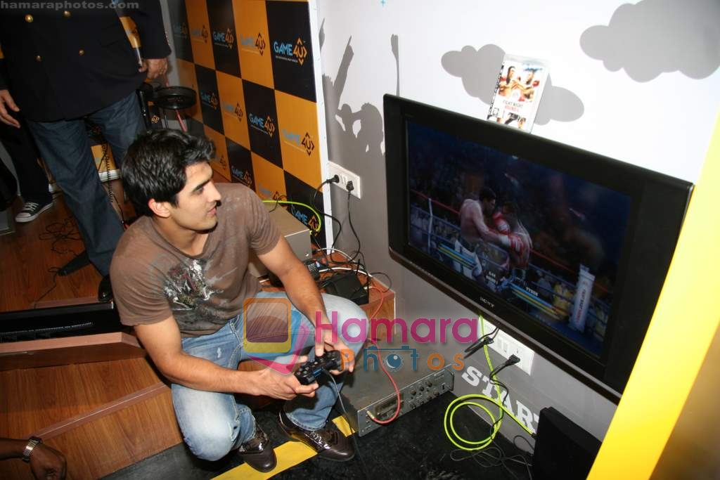 Vijendra Singh at Milestone's Game 4 You  - new game store launch in Mega Mall on 24th Feb 2010 
